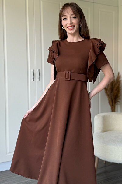 Dilay Gökoğlu Butik Καφέ φόρεμα με λεπτομέρεια βολάν με ζώνη Midi Flared