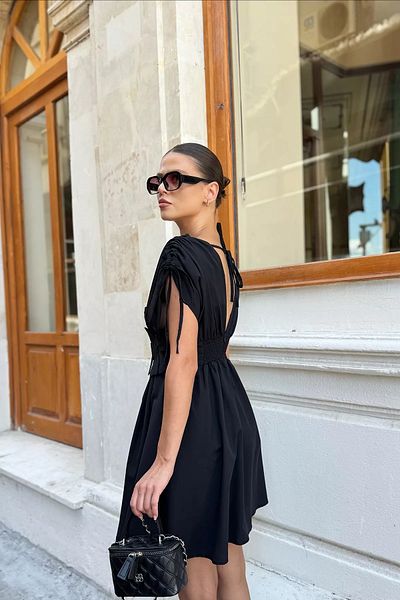 GÜLSELİ Black Daisy Appliqued Short Dress