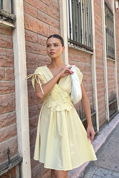 GÜLSELİ Yellow Daisy Applique Short Dress