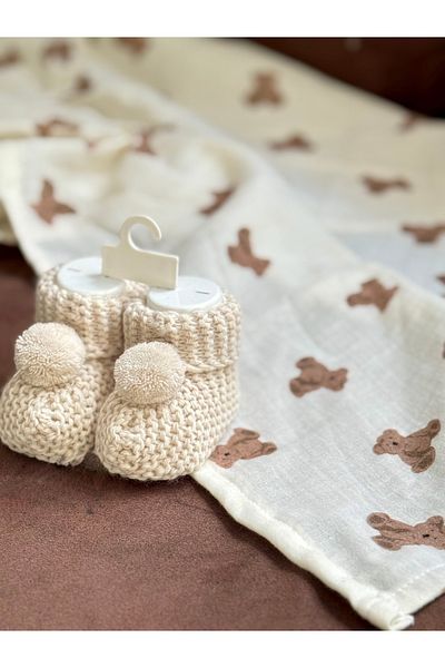 BETSY STUDIO Teddy Ecru Muslin Baby Blanket & Newborn Beige Booties Set
