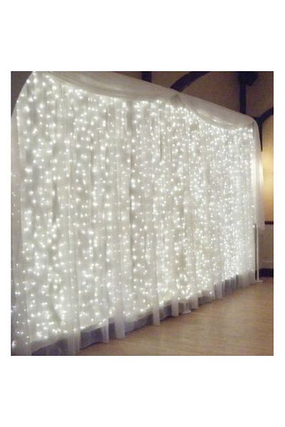 SDX Market Christmas Installation, 3 m x 3 m, Cold White Flash Curtain, 240 LEDs, SDX P9110W, outdoor light