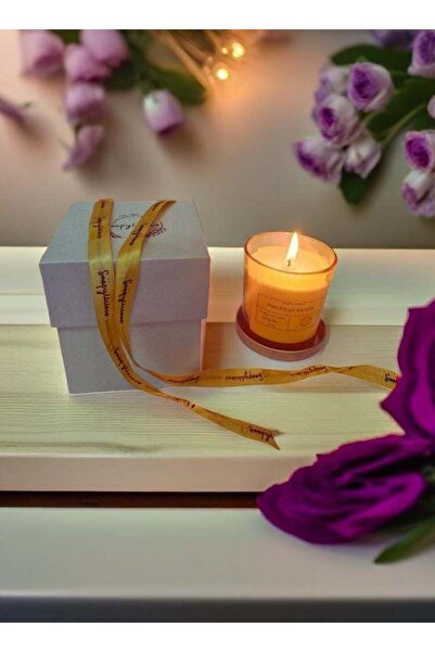 Generic شمعة شمع الصويا من Soapylicious - برائحة الباتشولي والفانيليا، 220 غرامًا في صندوق هدايا فاخر | صناعة يدوية