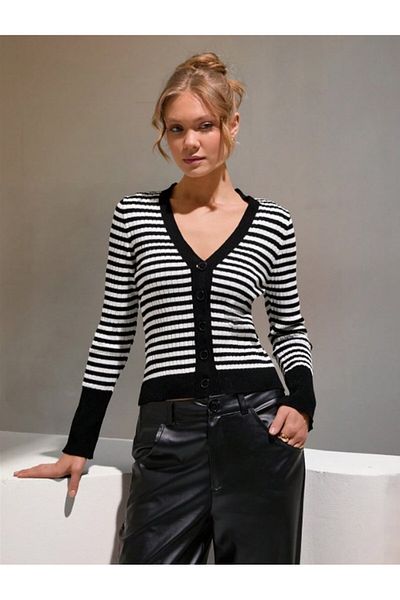 Dier Moda Women's Thin Striped Zebra Pattern Buttoned Knitwear Cardigan