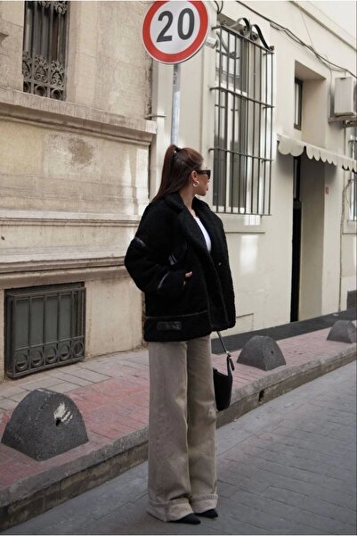 MODA Λούτρινο παλτό με λεπτομέρειες Snap - Μαύρο