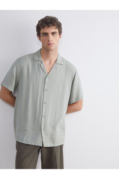 LC Waikiki Rmz Gi̇yi̇m Farkiyla Standard Fit Cuban Roba Collar Short Sleeve M...