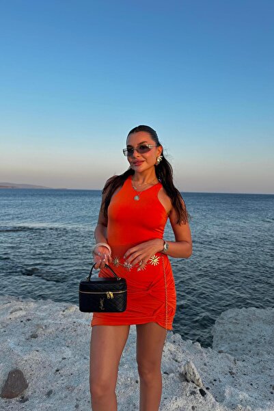 Gizem Ecemiş Isla Turuncu Vücudu Saran Mini Elbise