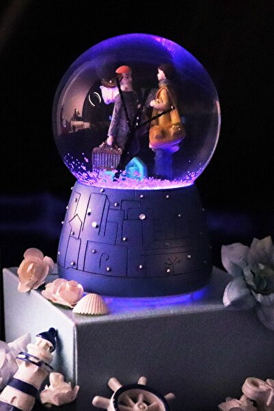 HALL BREATHE Ledli Müzikli Kar Küresi, Kış Masalı Temalı, Şık ve Işıltılı Dek...