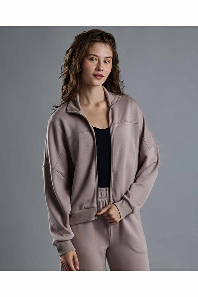 R&B سترة صلبة مع سحاب للإغلاق