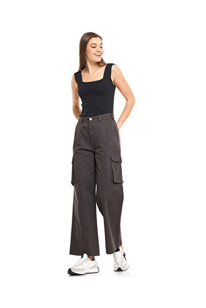 R&B Solid Wide Leg Cargo Jeans with Button Closure
