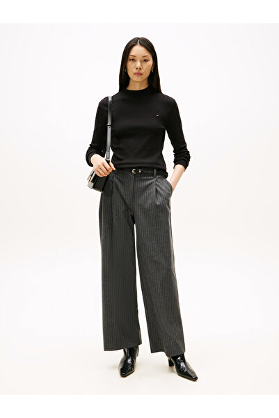 Tommy Hilfiger تي شيرت تومي هيلفيغر نسائي أسود بأكمام طويلة ورقبة دائرية وقصة ضيقة من كودي