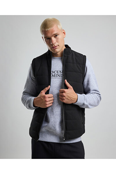 R&B Quilted Gilet with Zipper Closure
