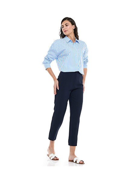 R&B Solid Slim Fit Cropped Trousers with Button Closure