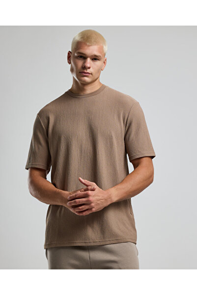 R&B تي شيرت مزخرف برقبة دائرية وأكمام قصيرة