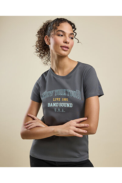 R&B Graphic Print T-Shirt with Crew Neck and Short Sleeves