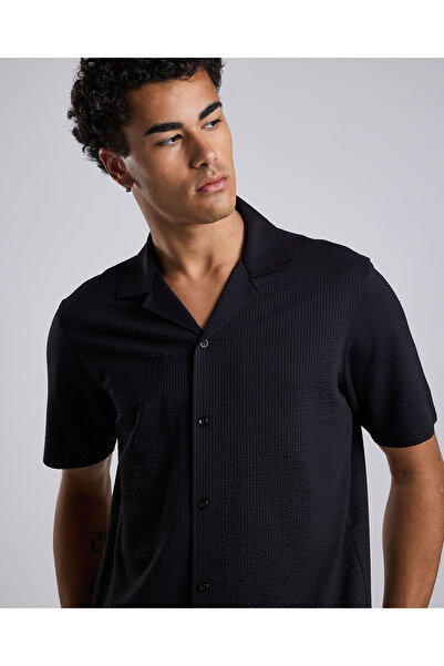 R&B قميص منقوش بياقة ريفير وأكمام قصيرة