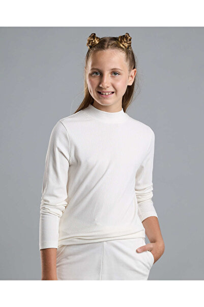 R&B Solid Top with High Neck and Long Sleeves