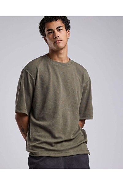 R&B Textured T-Shirt with Crew Neck and Short Sleeves