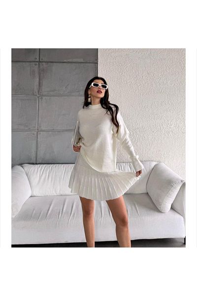 EZG Knitted and fluffy set with pleated mini skirt and sweater, white - one size