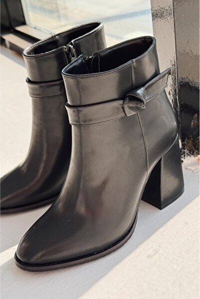 I Love Shoes Oxsend Mat Deri Kurdele Detaylı Siyah Topuklu Bot