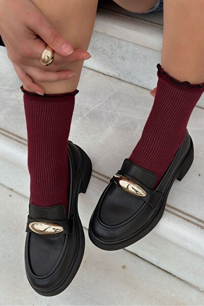 I Love Shoes حذاء لوفر نسائي من الجلد غير اللامع من Ravilla مزين بإبزيم أسود