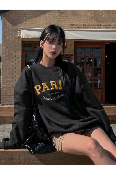 Flood Of Style Femei negre Black Paris Skate Club cu imprimeu guler rotund supradimensionat