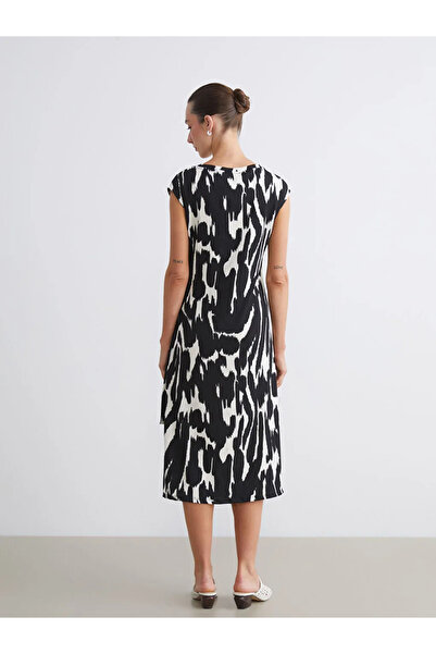 LC Waikiki LCWAIKIKI Classic Siyah Bisiklet Yaka Desenli Büzgülü Elbise