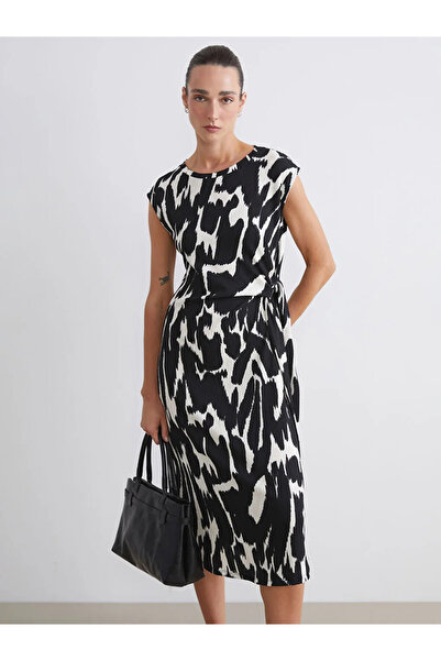 LC Waikiki LCWAIKIKI Classic Siyah Bisiklet Yaka Desenli Büzgülü Elbise