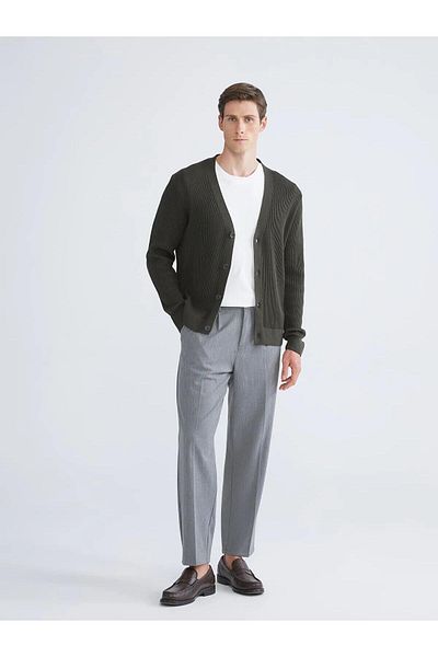 LC Waikiki Ανδρική πλεκτή ζακέτα με λαιμόκοψη V Standard Fit (W5)