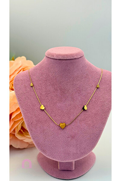 Moond Accessories قلادة ذهبية منقوشة على شكل قلب صغير من الفولاذ