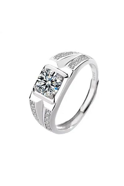 OEM Luxury Men's Wedding Ring with Moissanite Diamond Made of 925 Silver