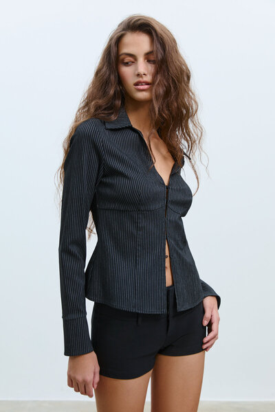 Stradivarius Striped fitted shirt with long sleeves