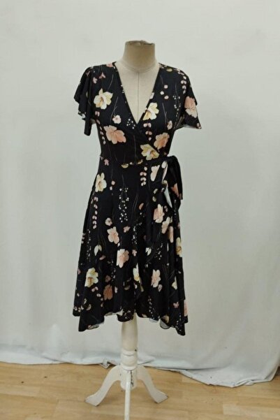 Mossta Butterfly Sleeve Double Breasted Neckline Floral Print Single Jersey Dress - Black