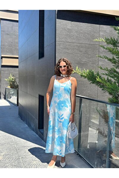 Sude Kızanlıklı Rochie din satin floral cu bretele subțiri