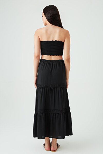 Select Moda Жіноча чорна спідниця з довгим шлейфом та мереживними деталями