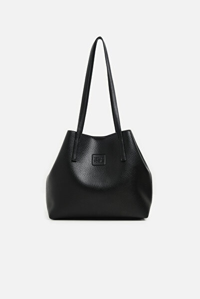urban focus Shoulder Bag