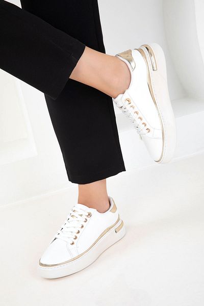 SOHO White Women's Sneaker 20810