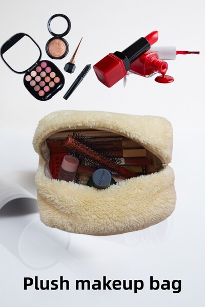 MoMMe Плюшена чантичка за гримове, козметична чантичка, цвят екрю