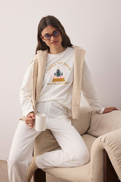 Trendyol Collection Ecru New Year's Embroidered 2 Thread Regenerated Knitted Pajamas Set Thmaw26Pt00034