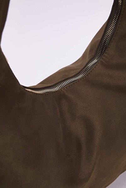 TRENDYOL SHOES Khakifarbene Wildleder-Halbmond-Damen-Oval-Schultertasche TAKSS25OC00031