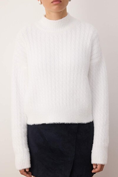 Trendyol Collection Ecru Beard/Yumoş Yarn Crop/Short Knitwear Sweater Twoaw26Kz00192