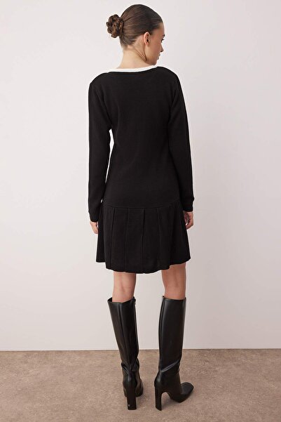 Trendyol Collection Black Color Block Extra Short / Super Mini Knitwear Dress Twoaw26El00108