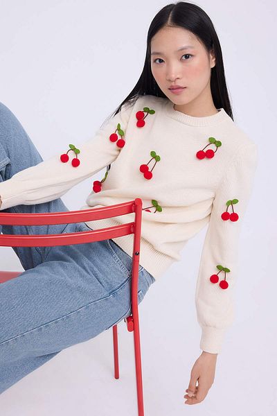 Trendyol Collection Teen Stone Fruit Embroidery Embroidered Knitwear Sweater Twoaw26Kz00096