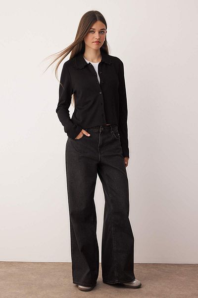 Trendyol Collection Black Lace Collar Detail Regular/Regular Fit Button Interlock Stretch Knitted Blouse Twoaw26Bz00077