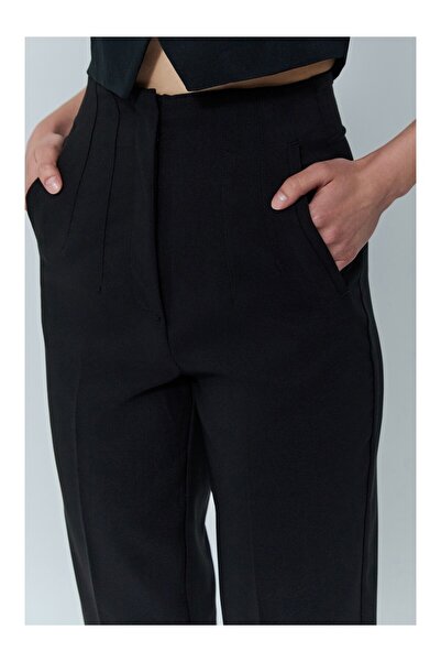 Auralis Studio بنطال بخصر عالي مع تفاصيل قلم باللون الأسود