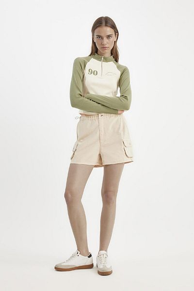 DeFacto Coool 100% Cotton Regular Fit Normal Waist Short Leg Gabardine Shorts A3688Ax24Hs