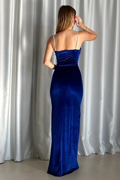 bayansepeti Kadın Kadife Kumaş Göğüs Dekolte ve Yırtmaç Detaylı Taş Askılı Saks Maxi Abiye Elbise 582335