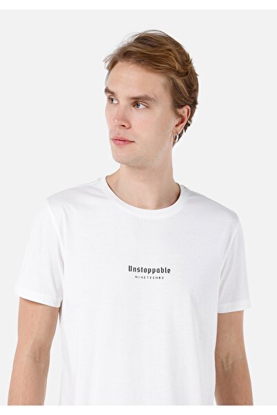 Colin's Мъжка бяла тениска с къс ръкав и дълга кройка с кръгло деколте