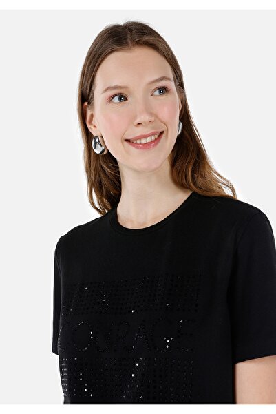 Colin's Κοντομάνικο γυναικείο μπλουζάκι με κανονικό κόψιμο με λαιμόκοψη μαύρο Cl 1068433