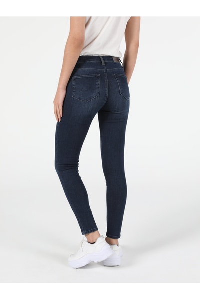 Colin's Pantaloni de damă Super Slim Fit cu talie mijlocie, cu picioare înguste, indigo închis