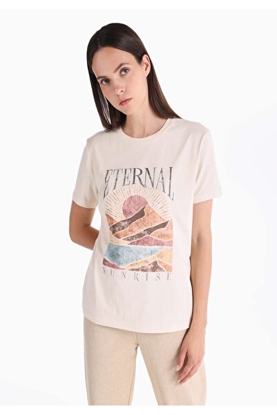 Colin's Γυναικείο κοντομάνικο μπλουζάκι με κανονική εφαρμογή με στρογγυλή λαιμόκοψη